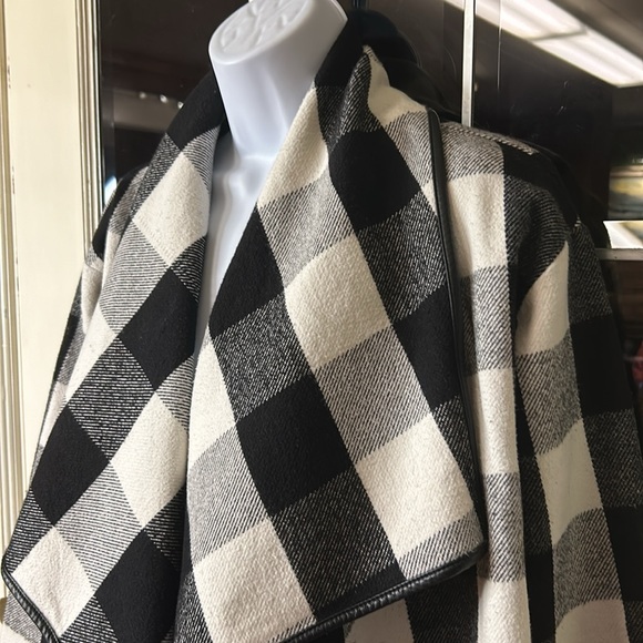 G. H. Bass & Co cardigan - Picture 5 of 11